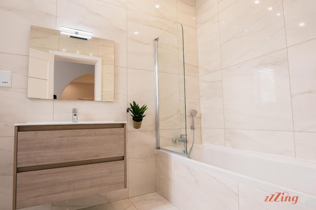 Stunning Holiday Villa With A Heated Jacuzzi San Pawl il-Baħar Eksteriør billede